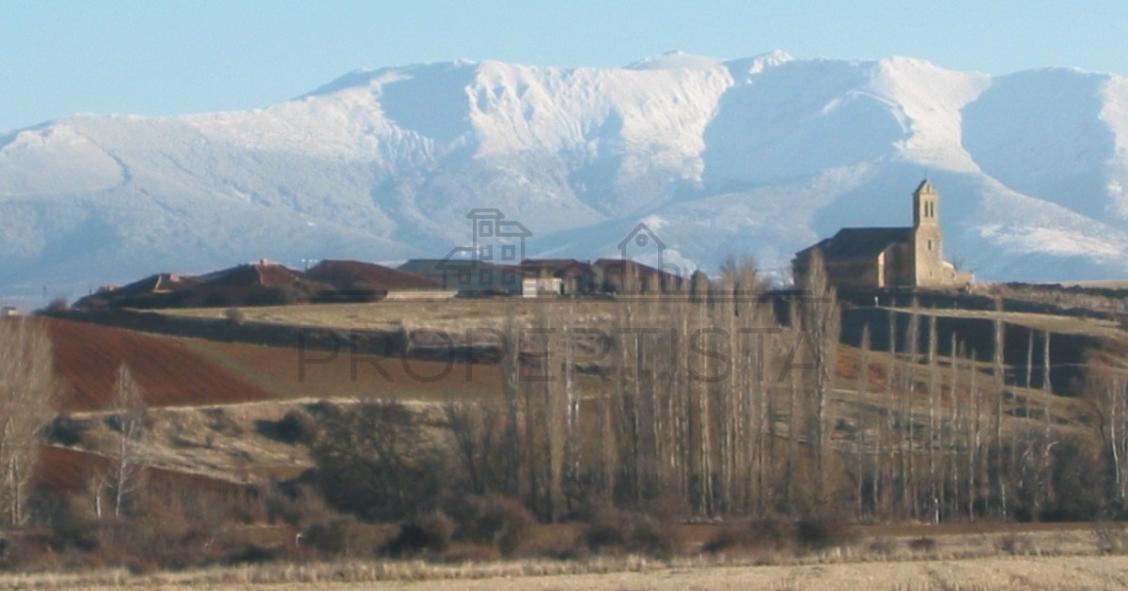 Así es Barahona de Fresno, el pueblo segoviano que se vende (casi entero) por 2 millones