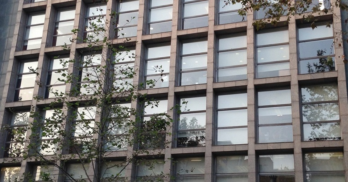 Hines da nueva vida a la antigua sede de Popular en Barcelona: alquila espacios a IWG