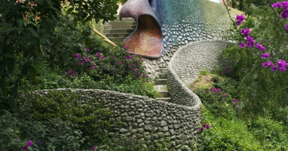 El sorprendente edificio serpiente en México