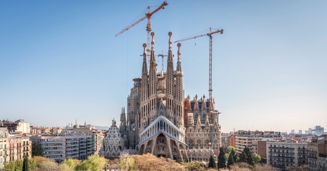 Ada Colau comulga con la Sagrada Familia: desencallan las obras e inyectan 36 millones al proyecto