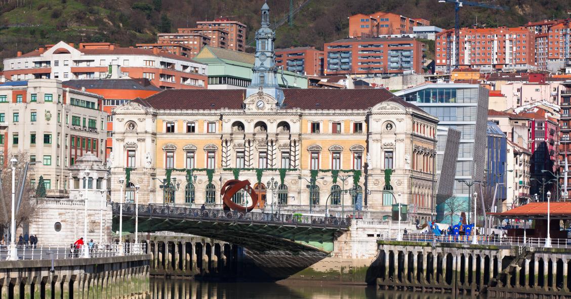 La gestión de la vivienda pública de alquiler en País Vasco modera la subida de los precios