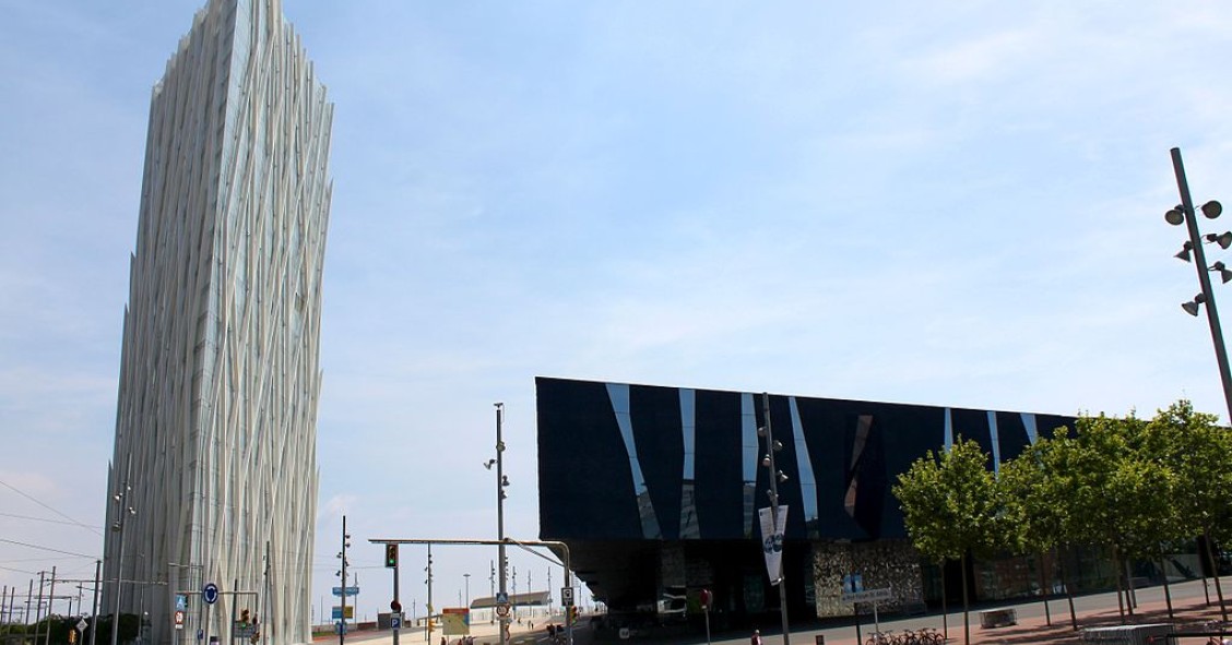 Telefónica pone en venta su sede en Cataluña por 150 millones