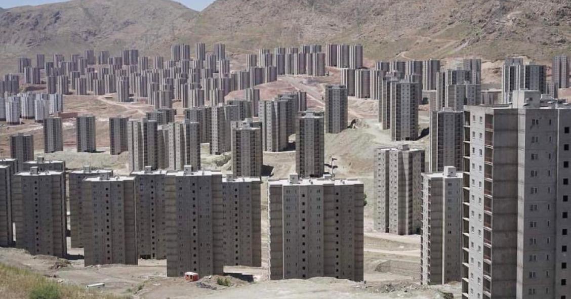 El desierto con edificios fantasma: así es una ciudad abandonada en medio de la nada