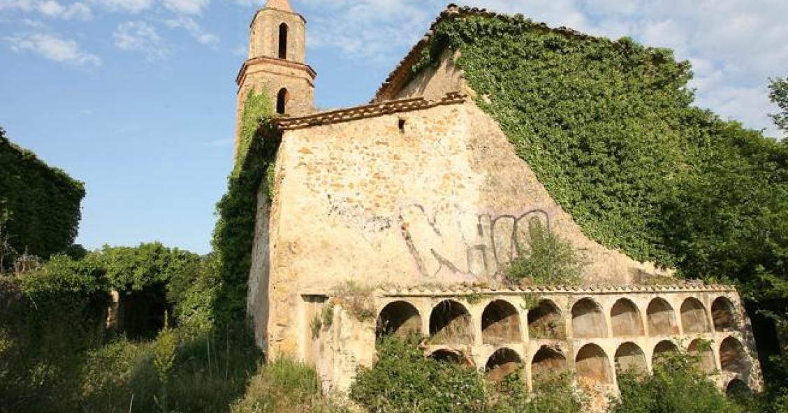 Un grupo de jubilados madrileños compra una aldea en Galicia para un retiro conjunto
