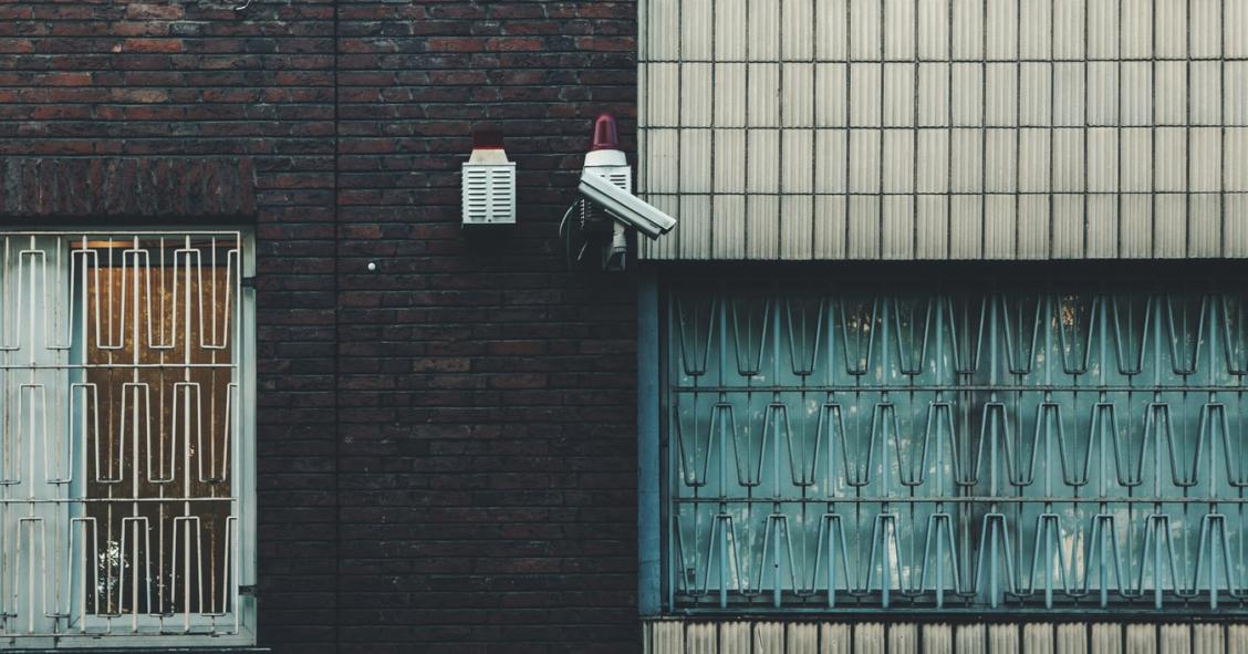 Evitar las redes sociales y ser discreto, los consejos de seguridad para evitar robos en verano