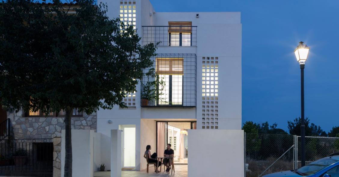 Un estudio de arquitectura español diseña esta curiosa casa flexible en Requena 