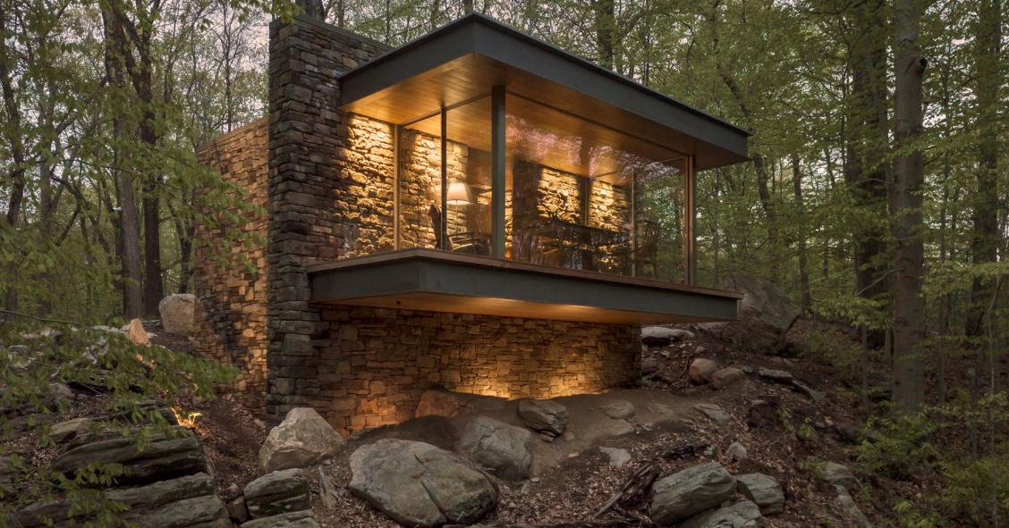 De los balances a la pluma: el espectacular estudio de un exbanquero para retirarse a escribir poesía