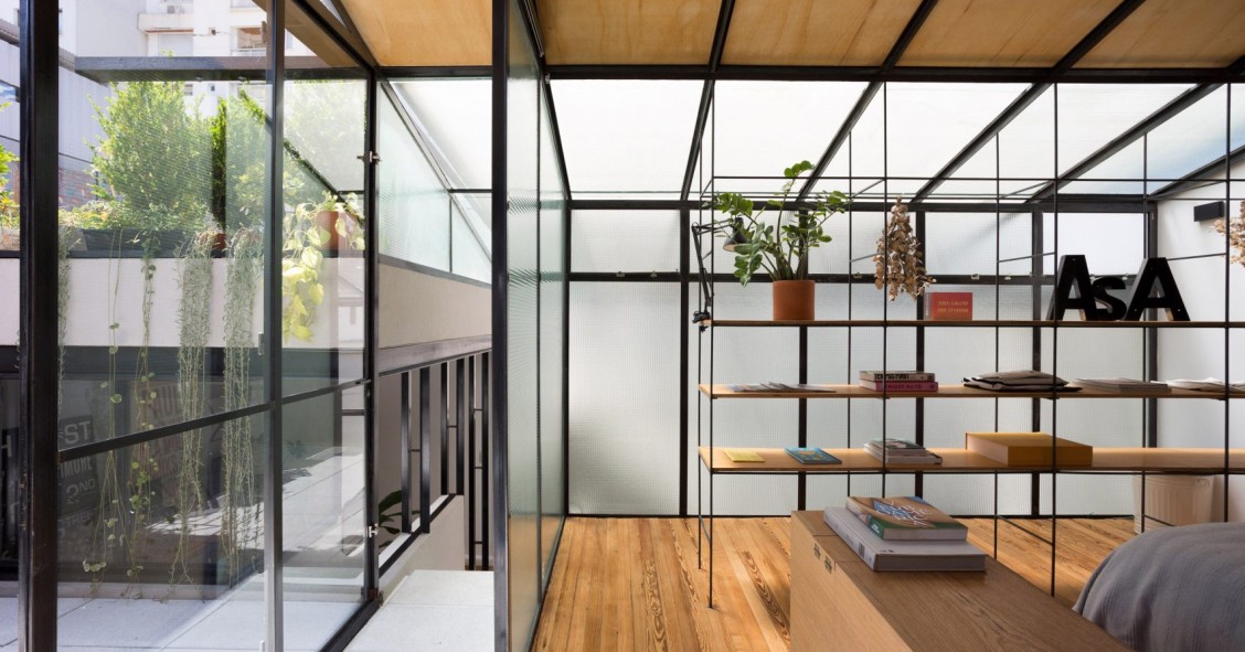 Un bonito y moderno apartamento en Buenos Aires en el que el patio es el centro del diseño