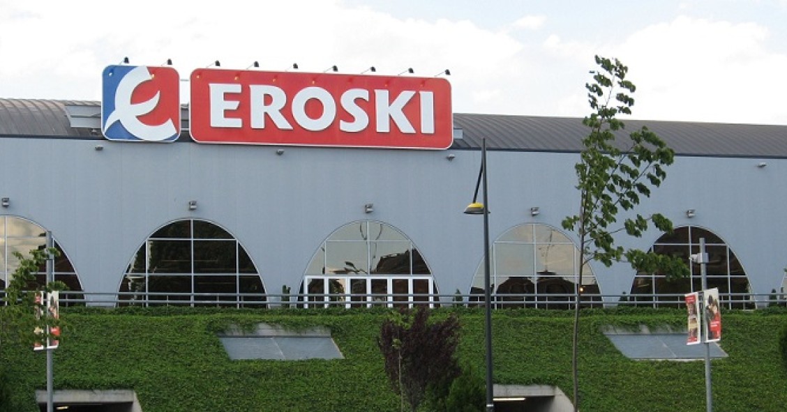 Lar España saca al mercado 22 supermercados Eroski en España
