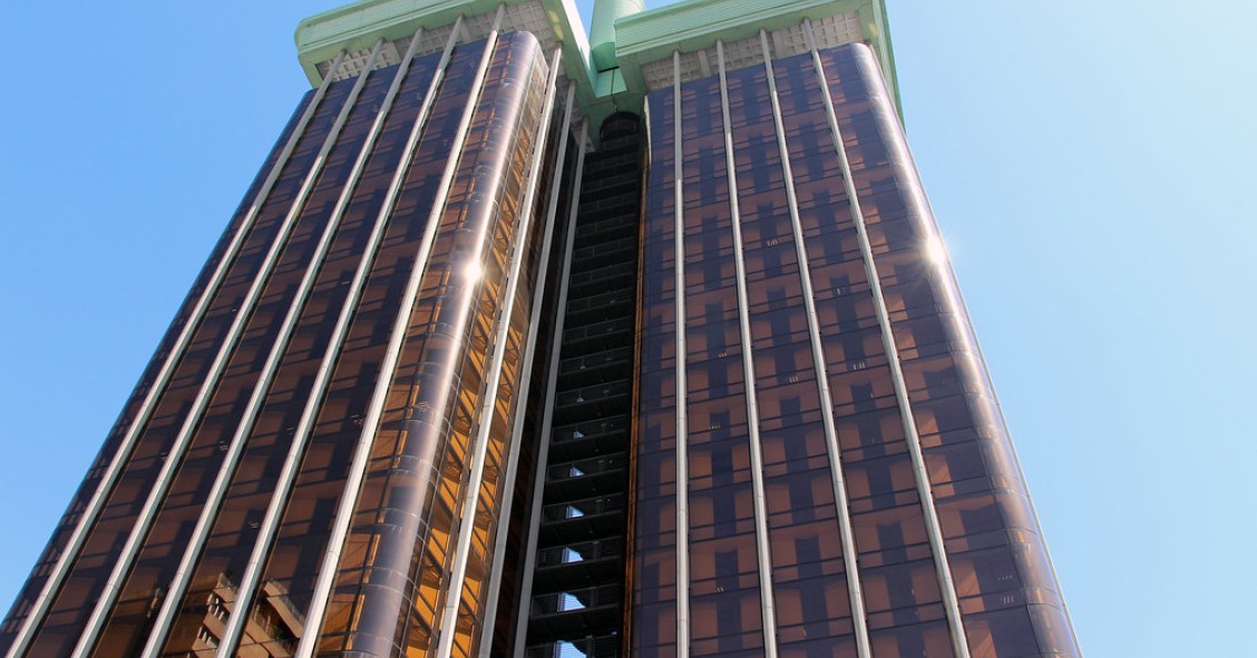 Madrid declara edificio protegido a las Torres de Colón