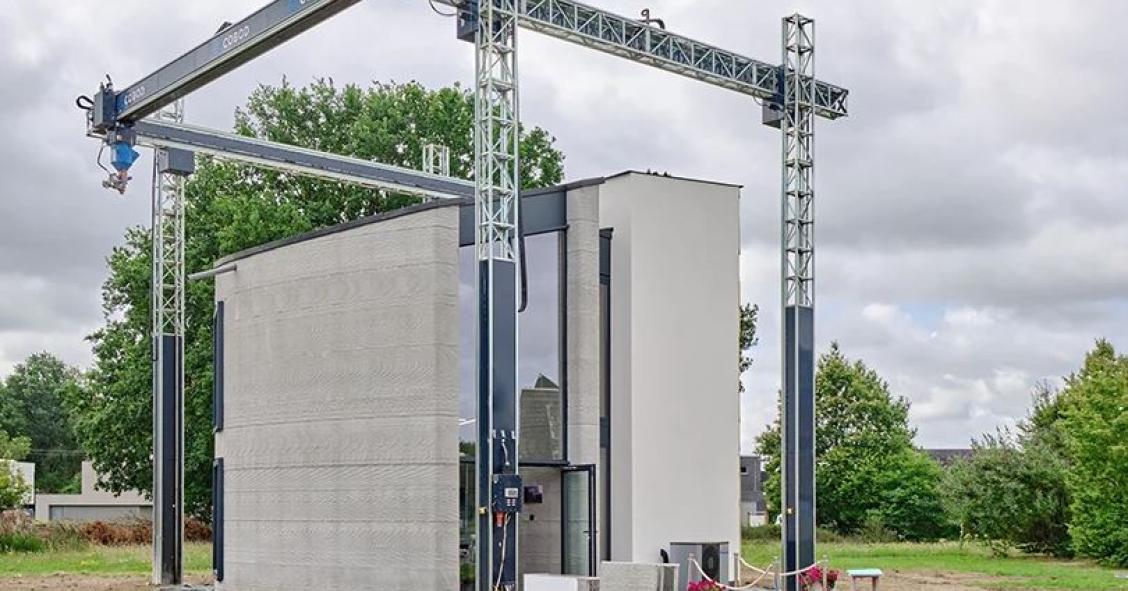 La impresora 3D más grande de Europa imprime la primera vivienda de 2 plantas del mundo