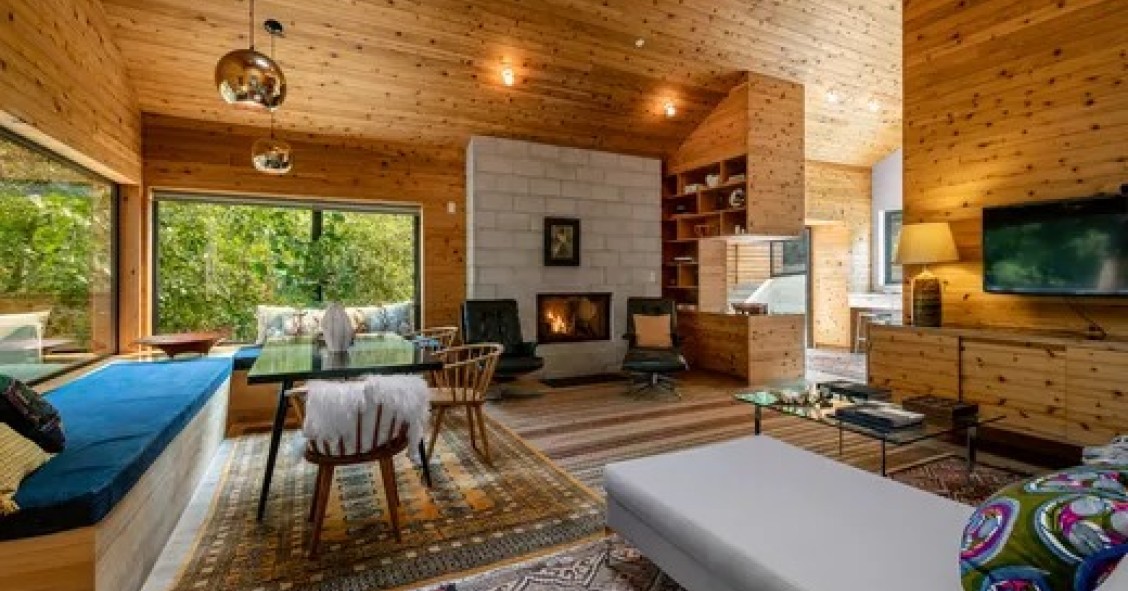 Una casa de madera que mezcla el minimalismo escandinavo con la tradición japonesa