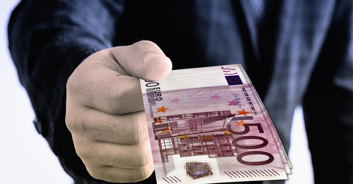 Qué supone ser avalista de una hipoteca, explicado por los notarios