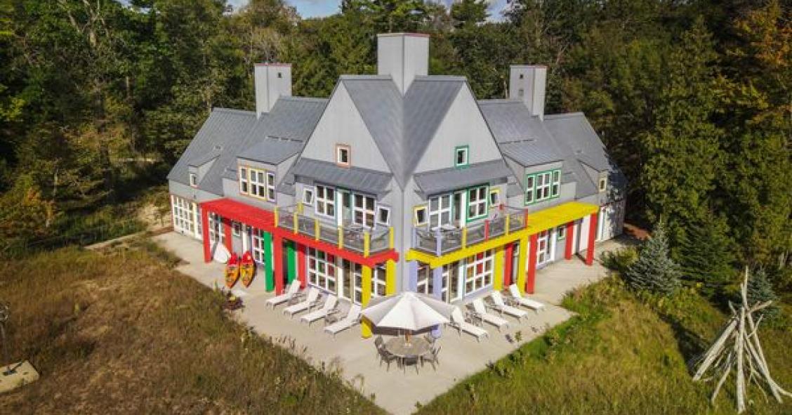 Casas de autor: a la venta la moderna Casa Crayola, diseñada por Margaret McCurry