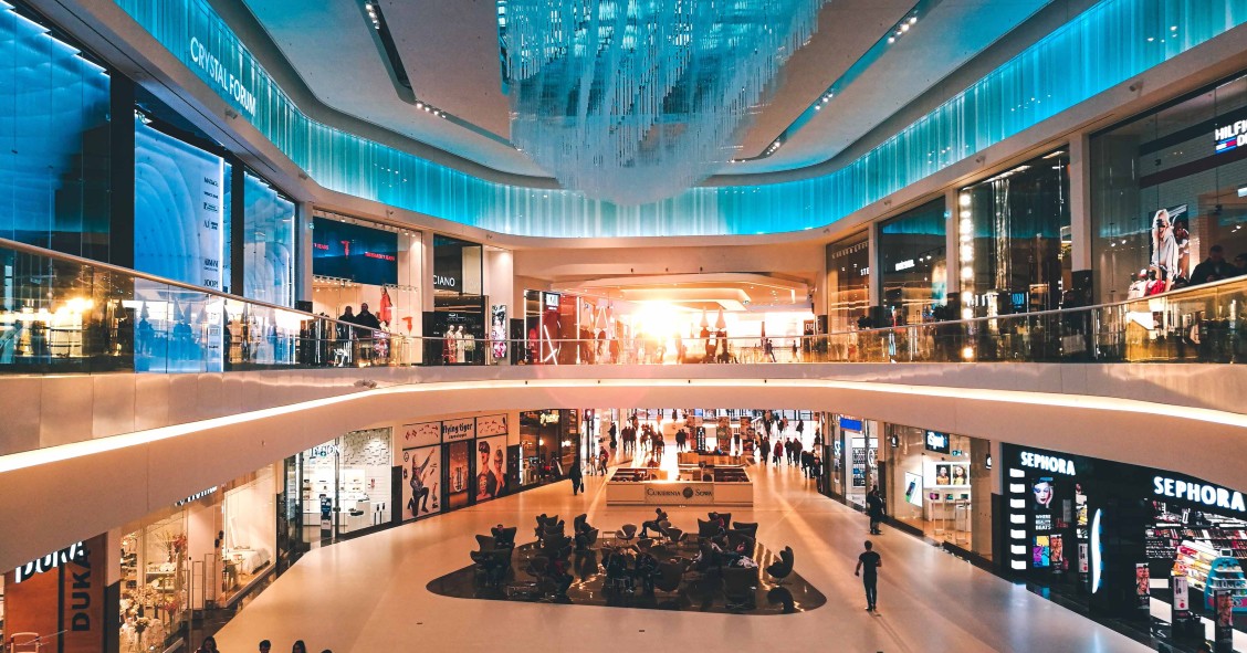 La afluencia a los centros comerciales cae un 40% en septiembre con respecto a 2019 