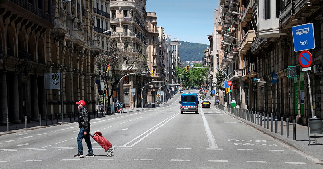 Los expertos rechazan el nuevo decreto catalán para frenar desahucios: "No puede recaer en el sector privado"