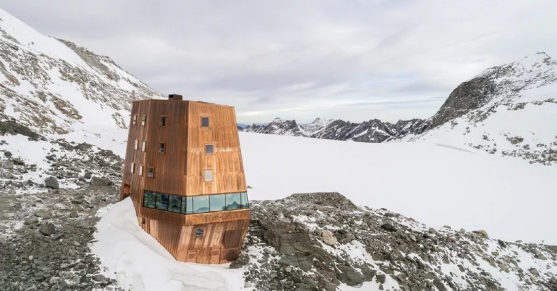 Un espectacular refugio de montaña prefabricado en los Alpes italianos