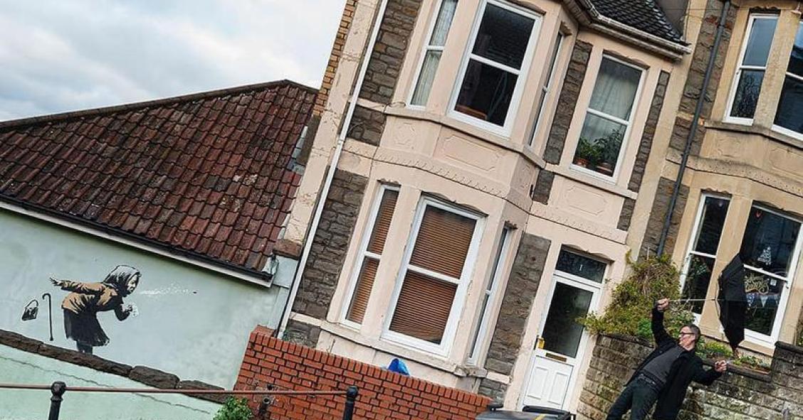 De 350.000 euros a 5,5 millones: Banksy pinta la fachada de una casa y dispara su valor 17 veces