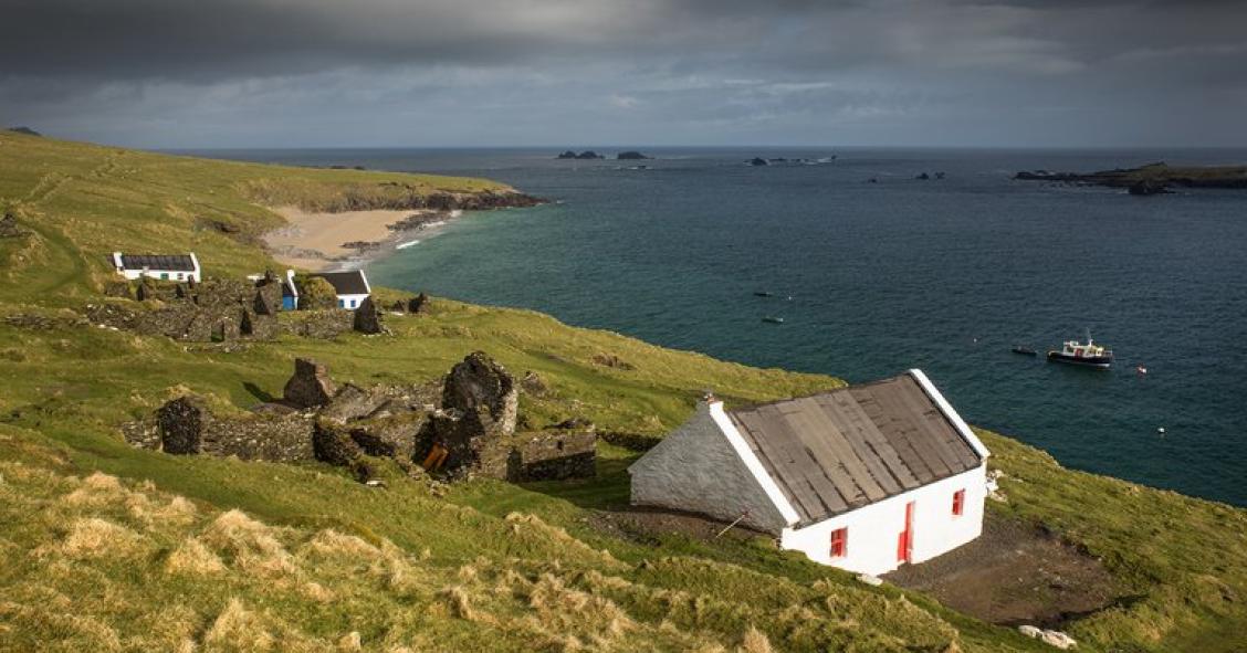 Se disparan las solicitudes de un trabajo peculiar: regentar un hospedaje en una remota isla de Irlanda