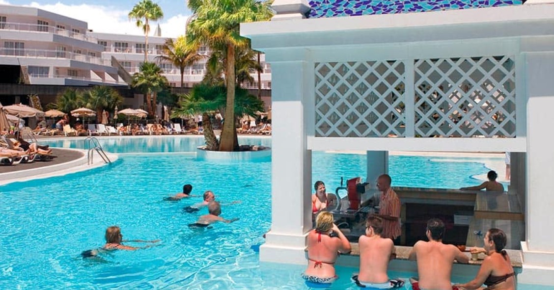 RIU y TUI lanzan al mercado tres hoteles y 1.500 habitaciones en plena crisis por el covid-19