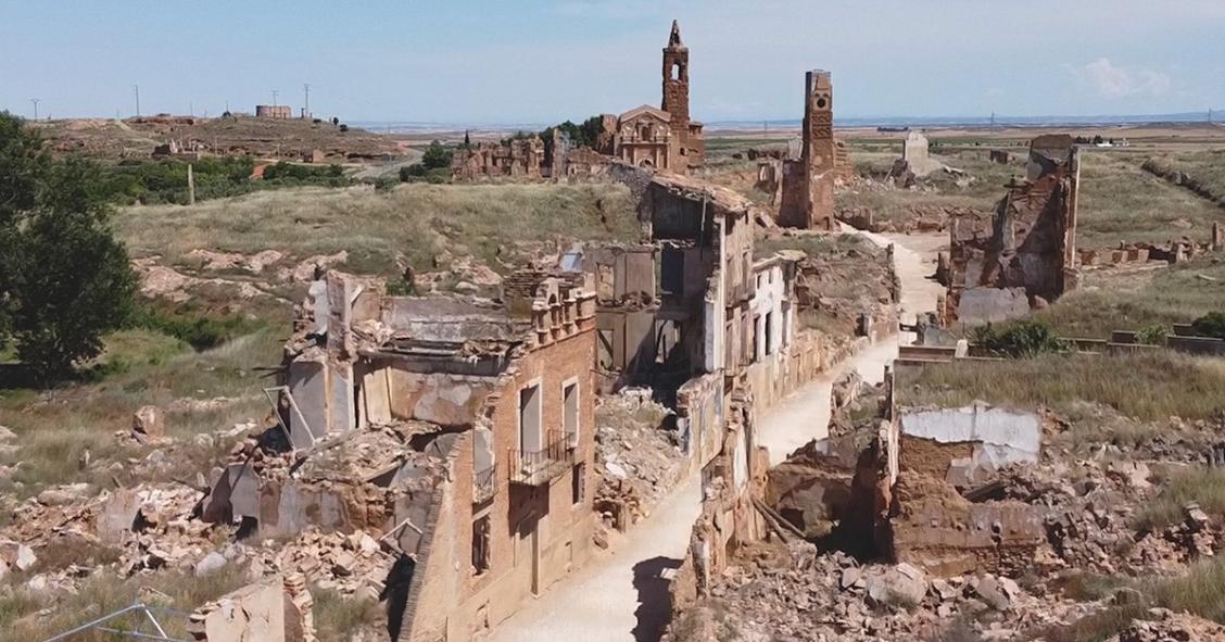 Belchite, uno de los pueblos malditos más famosos de España, como nunca lo habías visto 