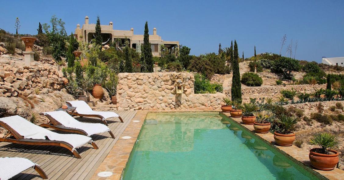 Este alojamiento rural en Cabo de Gata (Almería) se vende en idealista por 2 millones