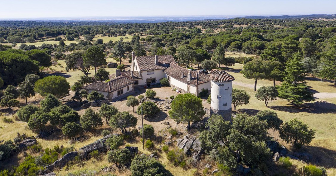 A la venta por 2,5 millones este increíble caserón con vistas al 'skyline' de Madrid