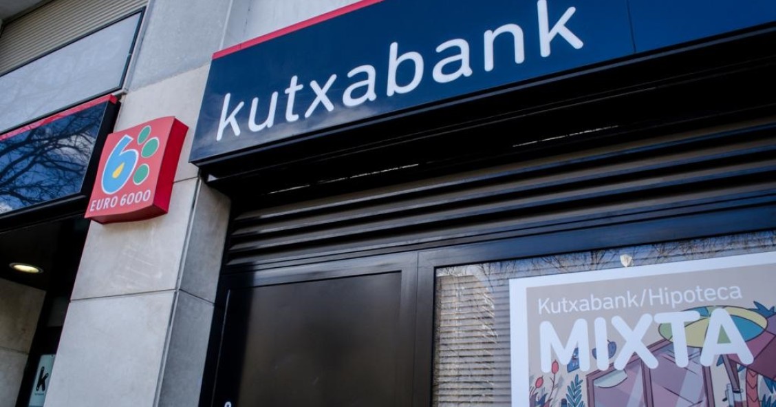 Archivo - Sucursal, banco Kutxabank
