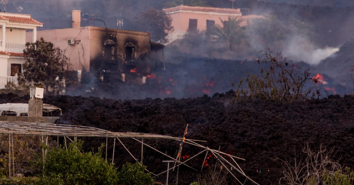 La erupción del volcán en La Palma se lleva por delante más de un centenar de viviendas