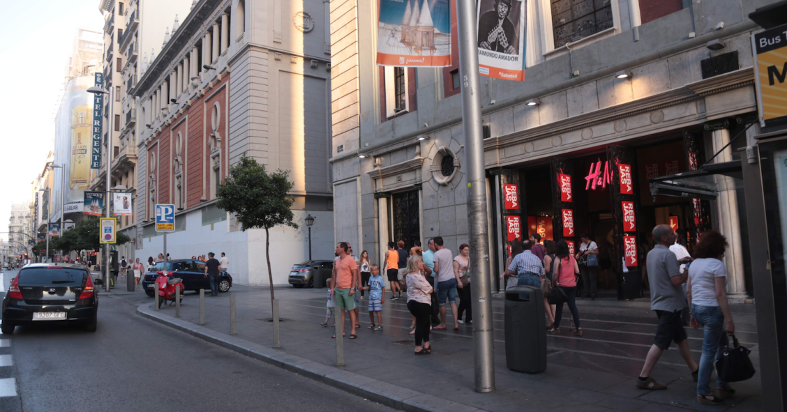 Axa Real Estate negocia con Uniqlo, el Zara japonés, su entrada en la Gran Vía de Madrid