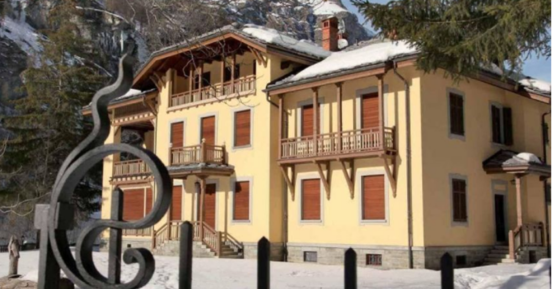 La villa de la película "House of Gucci" está a la venta en idealista por 990.000 euros