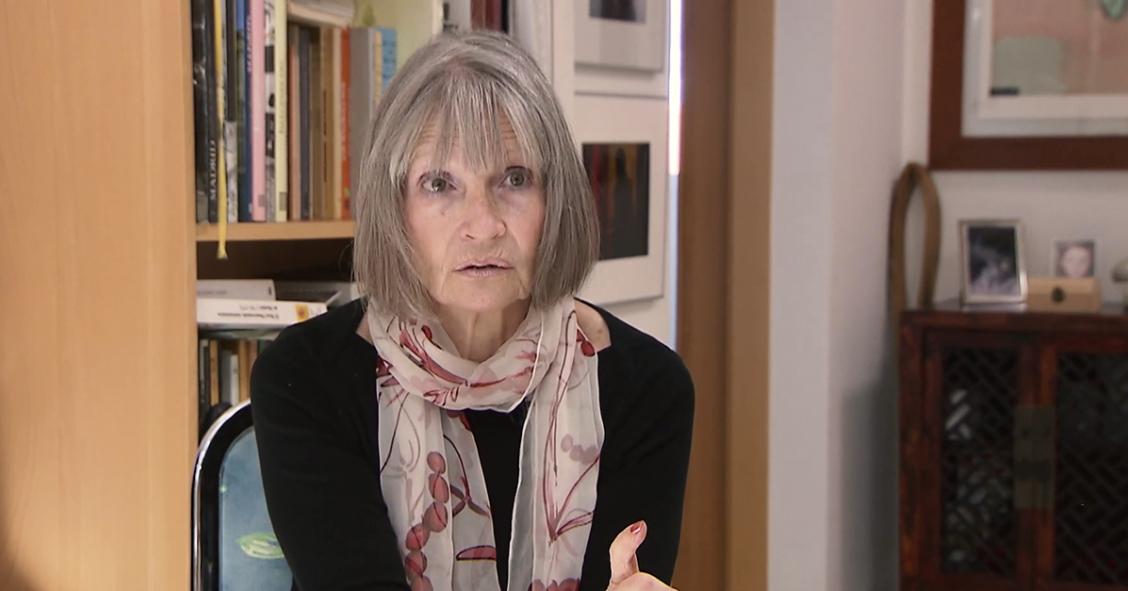 Manuela, la mujer que ha convertido un barrio humilde de Madrid en un referente de la energía casi nula 