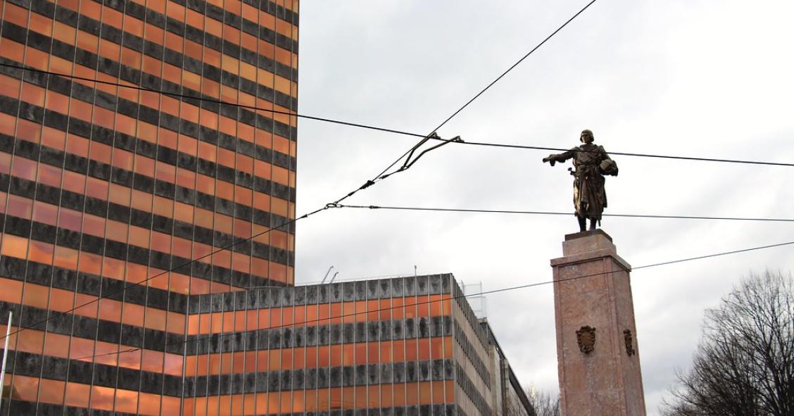 A la venta la Torre Bizkaia, uno de los edificios más emblemáticos de Bilbao