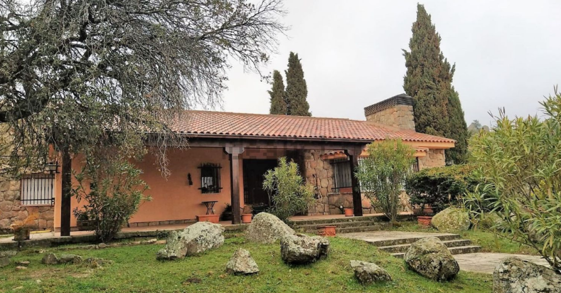 A la venta una espectacular finca con vistas al Embalse de Santillana y muy cerca de Madrid