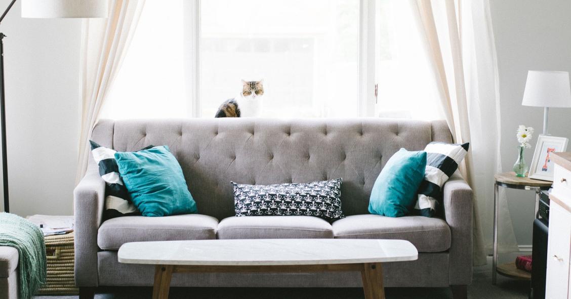 Claves imprescindibles para decorar un salón pequeño