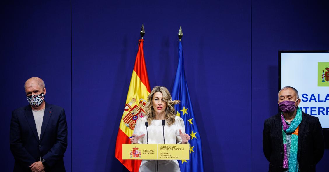 El Gobierno aprueba la subida del SMI hasta los 1.000 euros al mes