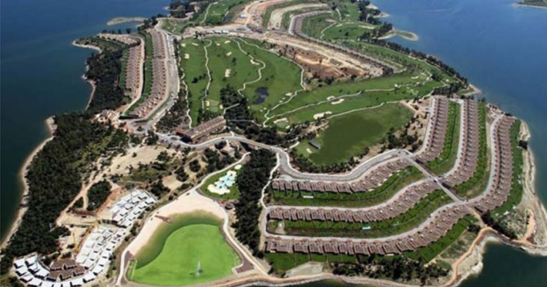 El Supremo ordena la demolición del hotel y las viviendas de Isla Valdecañas (Extremadura)