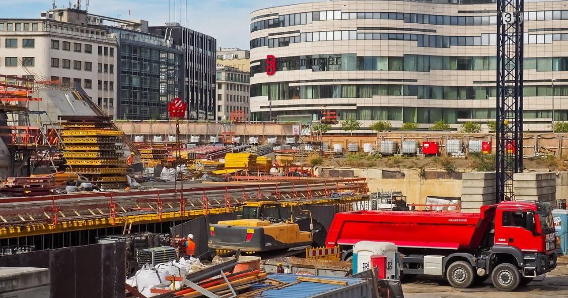 La guerra en el ladrillo: retrasos en los contratos, el acero disparado y miedo a la paralización de obras
