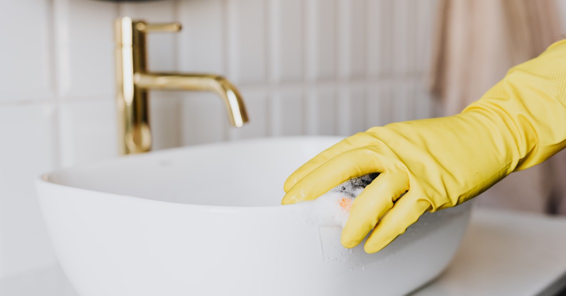 Limpiar el cuarto de baño