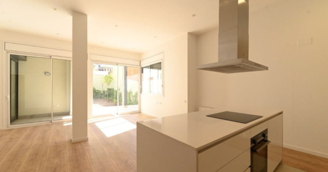Colau compra 11 pisos en el barrio de Gràcia de Barcelona por 5 millones de euros
