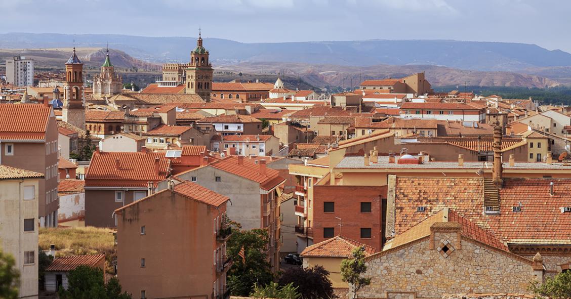 El stock de vivienda en venta cae un 10% en Madrid y sube un 5% en Barcelona