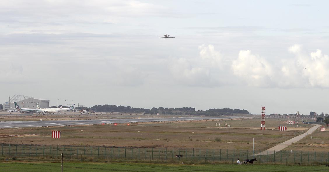 Archivo - Vista del aeropuerto de Palma