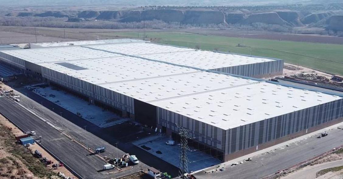 Patrizia recula en España: vende naves logísticas en el país por 110 millones