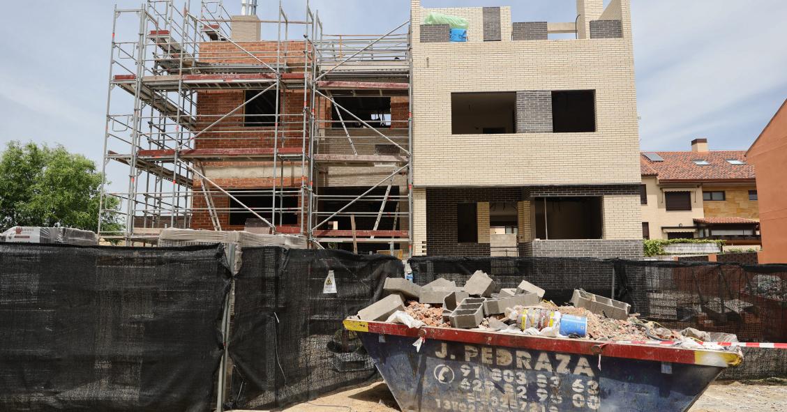 Fachadas de viviendas en construcción