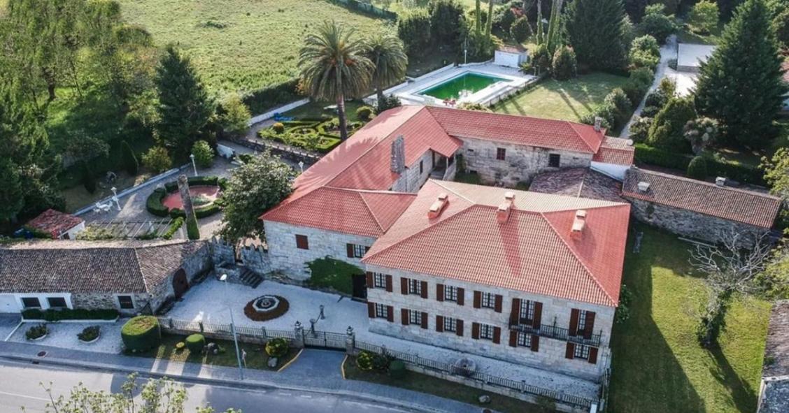 Un maravilloso y señorial pazo convertido en hotel en Sanxenxo, en venta por 3 millones