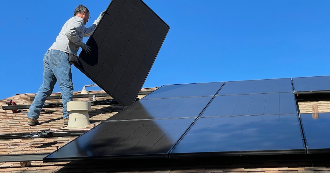Por qué es tan difícil instalar placas solares en las comunidades de vecinos