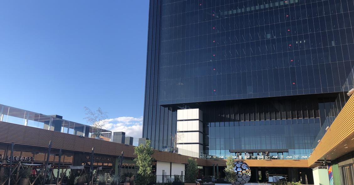 Espacio Caleido (zona comercial de la IE Tower) abre este jueves con nuevos operadores
