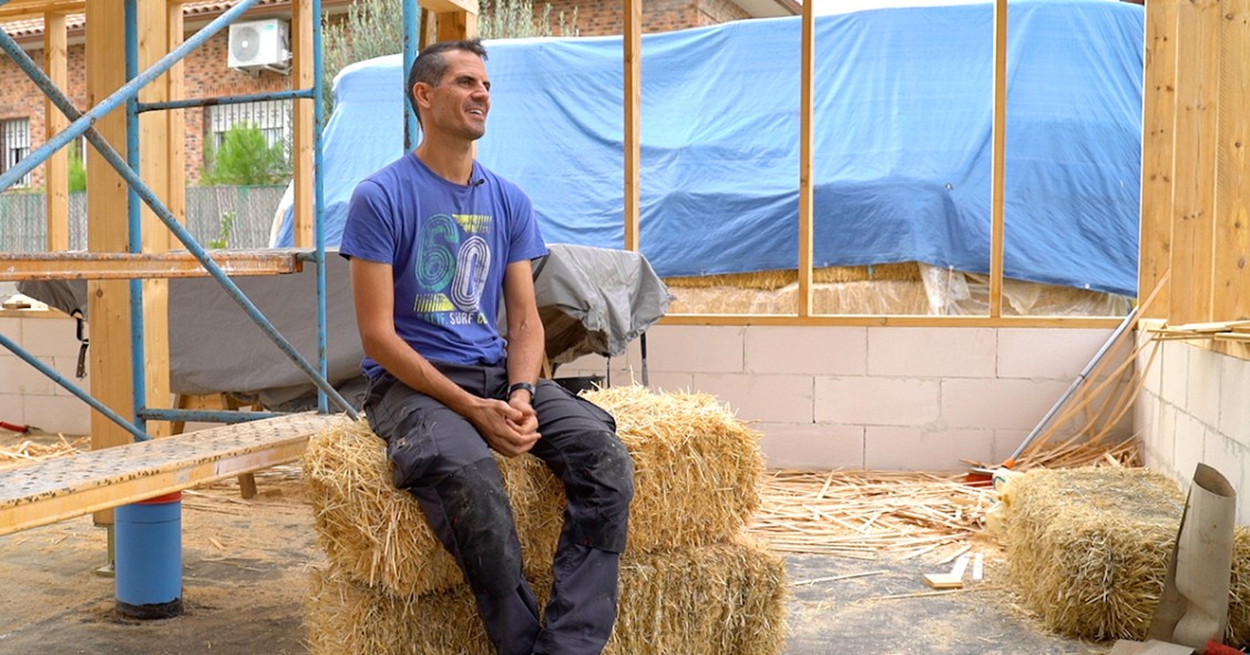 Construir una casa de paja, lo cuenta un propietario y autoconstructor