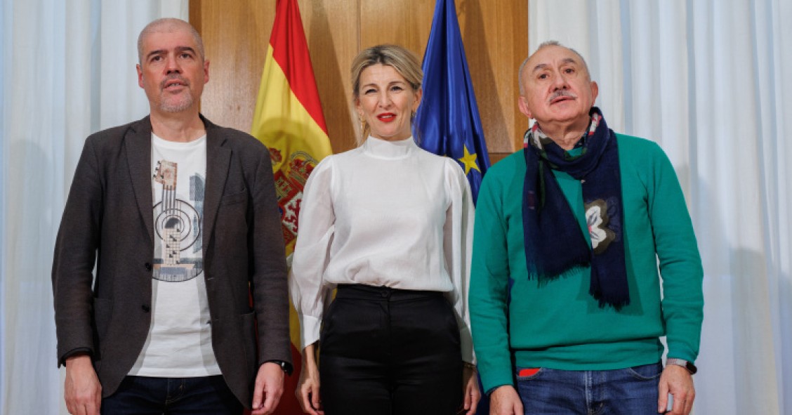 Gobierno y sindicatos pactan subir el SMI