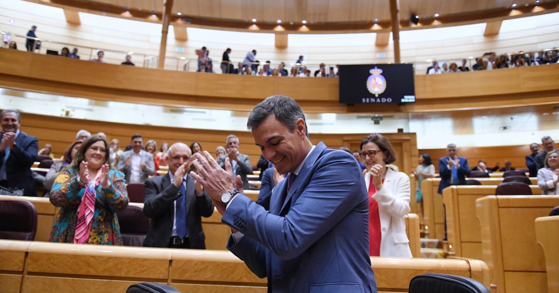 El presidente del Gobierno, Pedro Sánchez, durante un pleno del Senado, a 25 de abril de 2023, en Madrid (España). Sánchez y Feijóo se enfrentan hoy a su cuarto cara a cara en el Pleno del Senado.